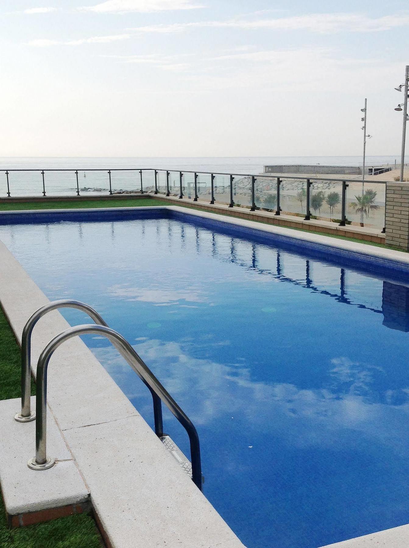 Alcam Badalona Playa Norte Buitenkant foto