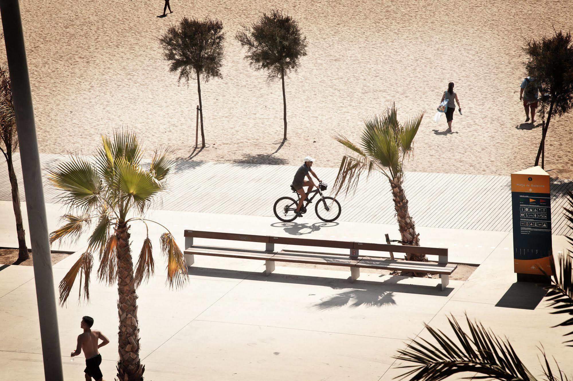 Alcam Badalona Playa Norte Buitenkant foto